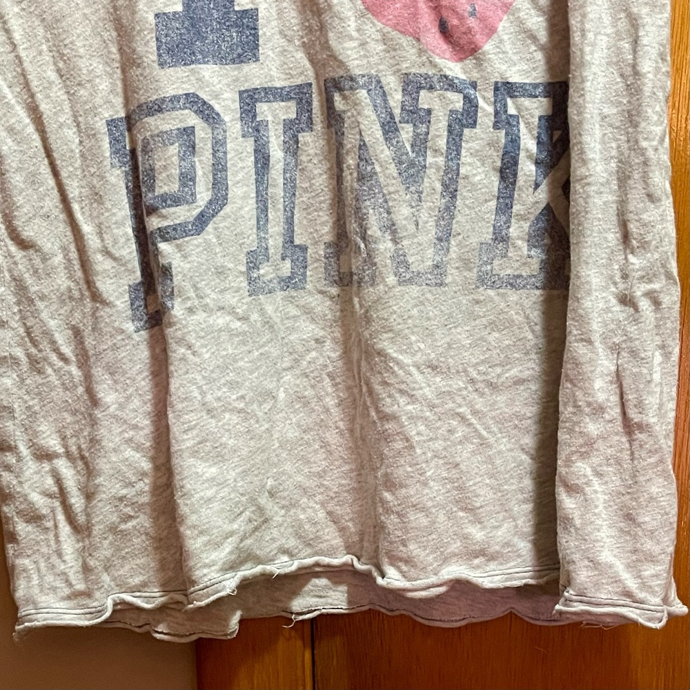 PINK Victoria's Secret Vintage Gray Relaxed Fit Short Sleeve T-Shirt Size Medium - Picture 4 of 9